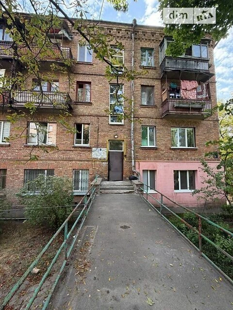 Продаж 2к квартири 32.2 кв. м на вул. Байди-Вишневецького 31