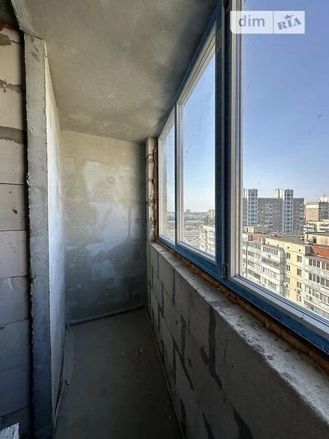 Продаж 2к квартири 83.4 кв. м на вул. Сім'ї Кульженків 22 •