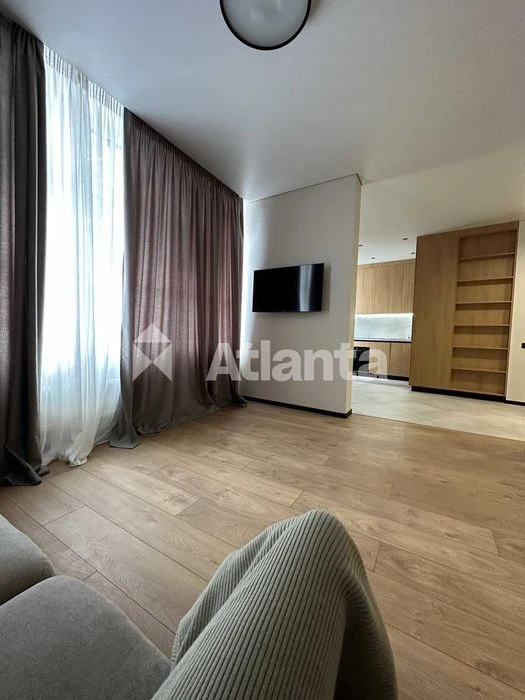Продам 1-кімнатну з дизайнерським ремонтом 49 м2 ЖК 32 Перли