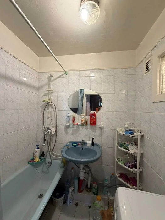 Видова 3-кімнатна квартира 73 м² у цегляному будинку, Набере