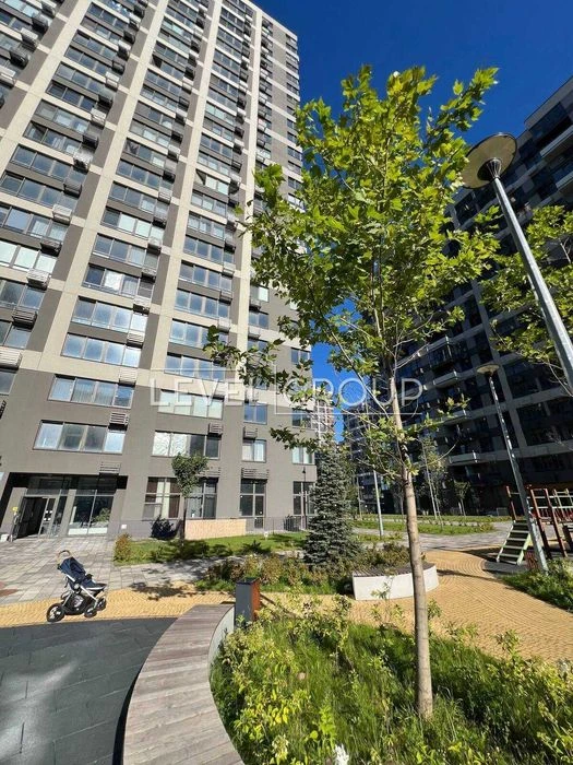 Продаж 2-кімнатної квартири в ЖК Варшавський /Олександра Оле