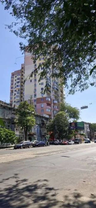 Продам сучасну квартиру в новому будинку на вул. Прохорівськ