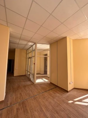 Простора 2 кімнатна квартира Парк Цегляний будинок.