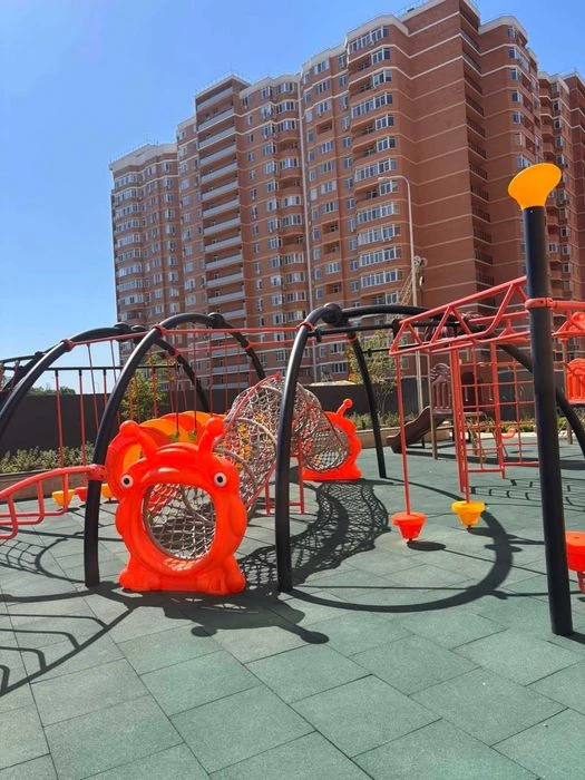 Простора 2 кімнатна квартира Парк Цегляний будинок.