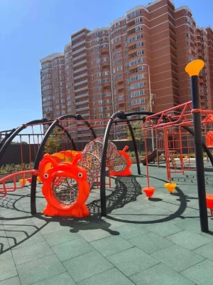 Простора 2 кімнатна квартира Парк Цегляний будинок.