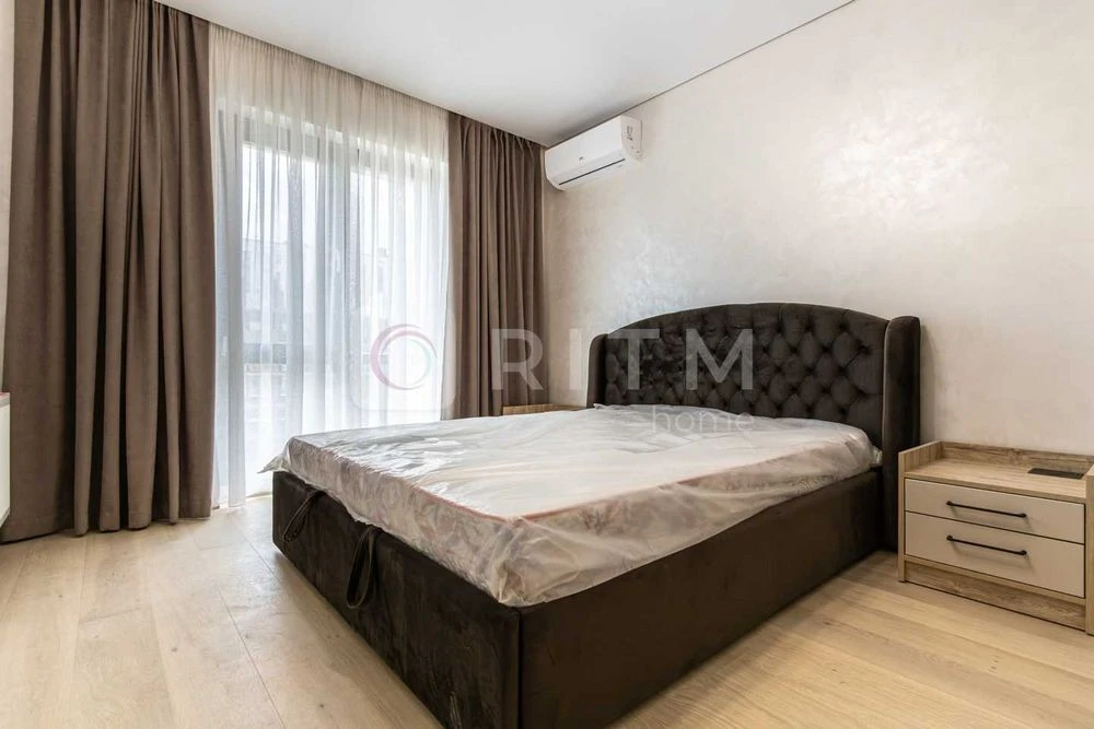 Продается стильная и просторная двухкомнатная квартира в прести.