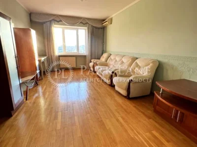 Квартира. Київ, Ревуцького вул.