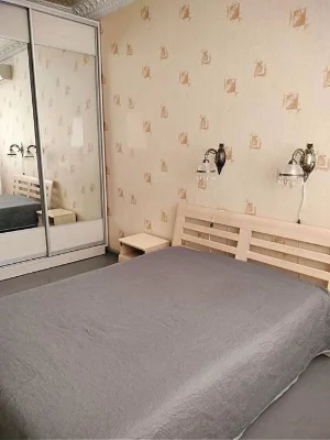 2 кімн.кв.сталінка 1/5 Незалежної України 22500  у.о