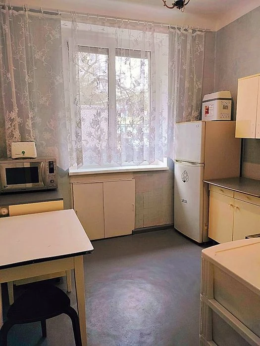 2 кімн.кв.сталінка 1/5 Незалежної України 22500  у.о