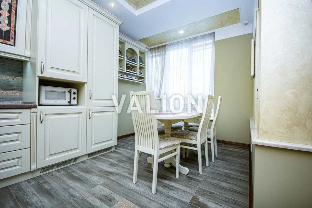 No % 3-room apartment for sale, Solomyanska St. 20V, Sol