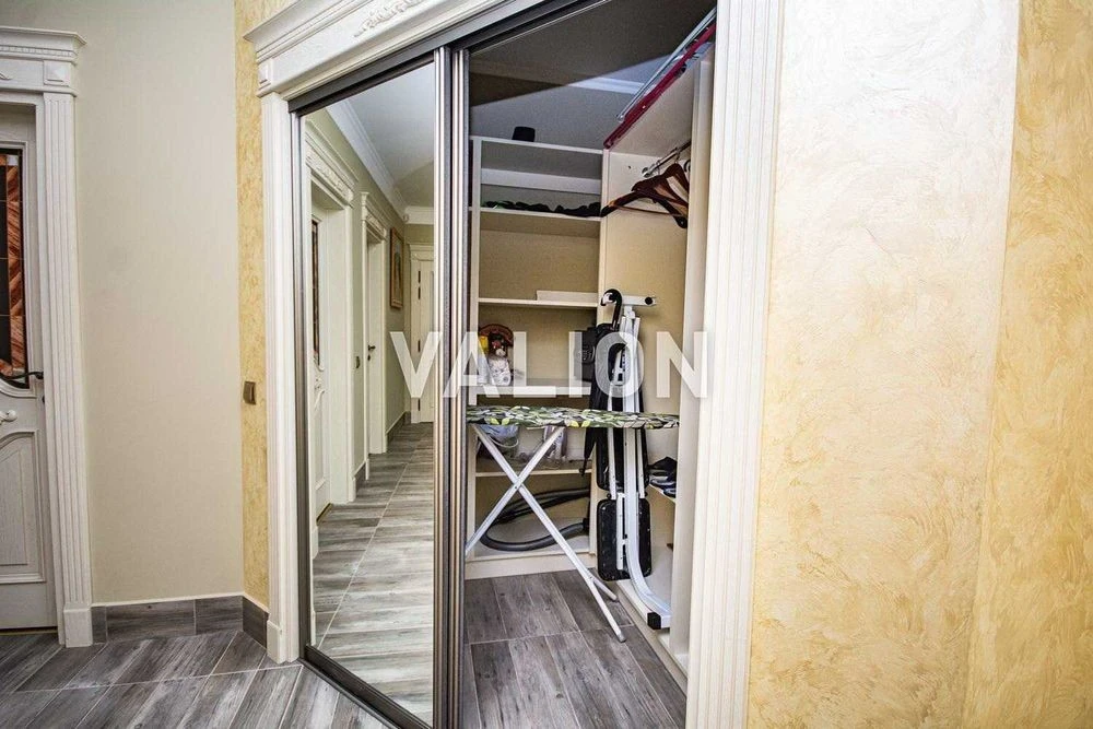 No % 3-room apartment for sale, Solomyanska St. 20V, Sol