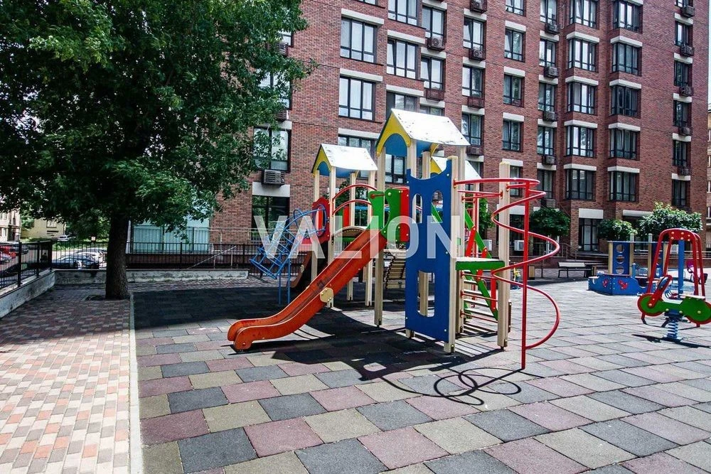 No % 3-room apartment for sale, Solomyanska St. 20V, Sol
