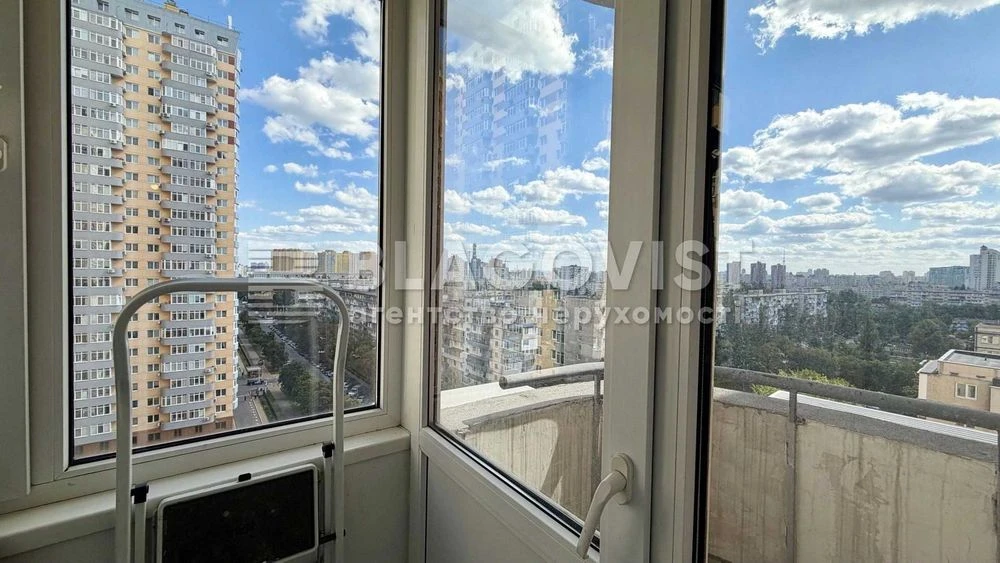 Продаж 2-х кімнатної квартири 60м2 вул.Кондратюка Юрія 3 ЖК