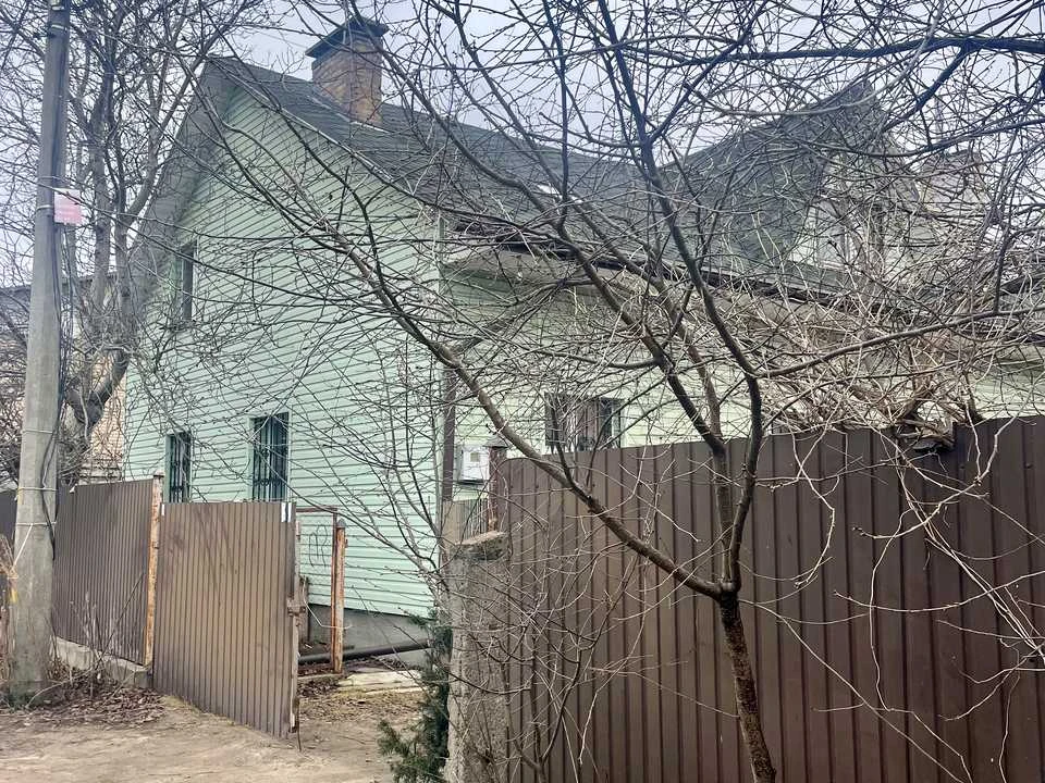 Будинок. Київ, Синьоозерна вул.