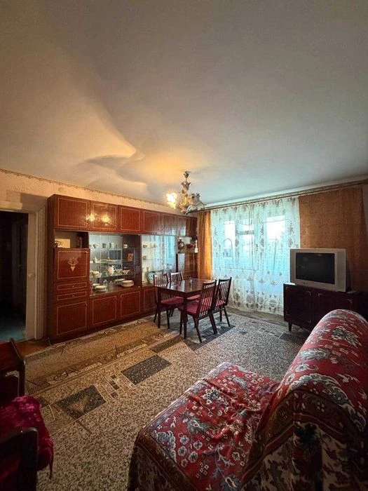 Продам 3-кімнатну квартиру в спецпроекті, вул. Старорізнична
