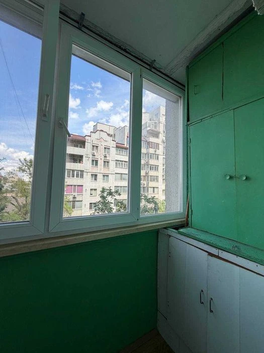 Продам 3-кімнатну квартиру в спецпроекті, вул. Старорізнична