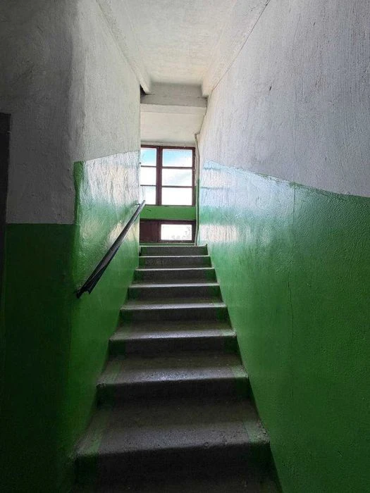 Продам 3-кімнатну квартиру в спецпроекті, вул. Старорізнична