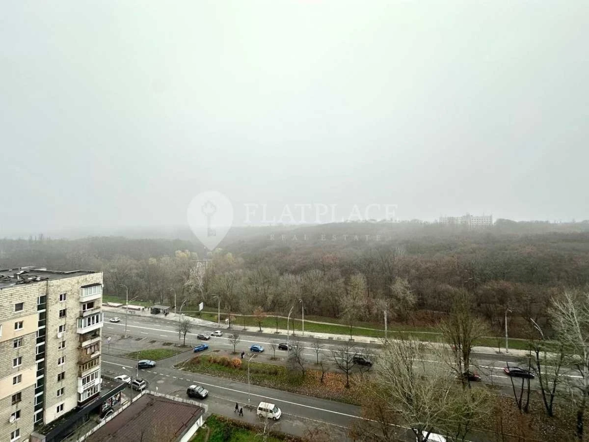 Продаж 3-кімнатної квартири 127 м², Голосіївський просп., 10