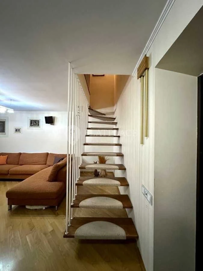 Продаж 3-кімнатної квартири 127 м², Голосіївський просп., 10