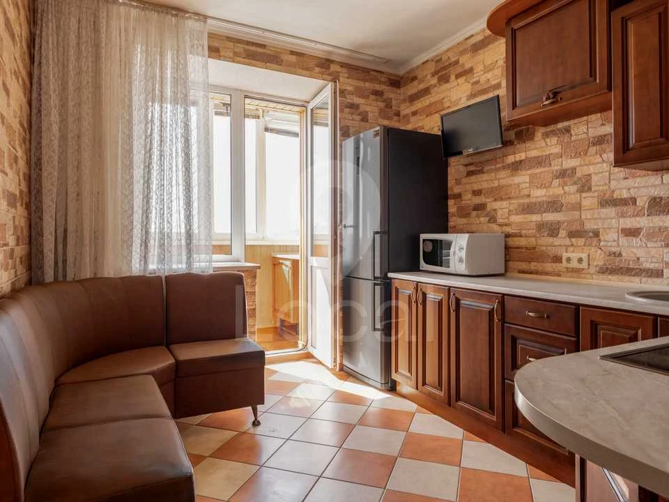 Квартира. Київ, Верховної Ради бульв.