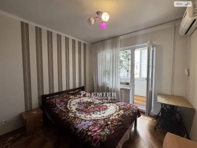 Продаж Квартира Середній Фонтан