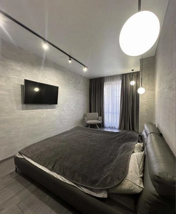 Продам простору квартиру площею 124 м² у ЖК «Ясна Поляна 2»,