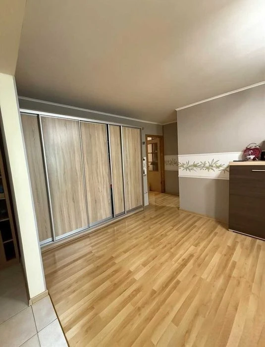 Продаж 3-кімнатної квартири на Черемушках, вул. Академіка Фі