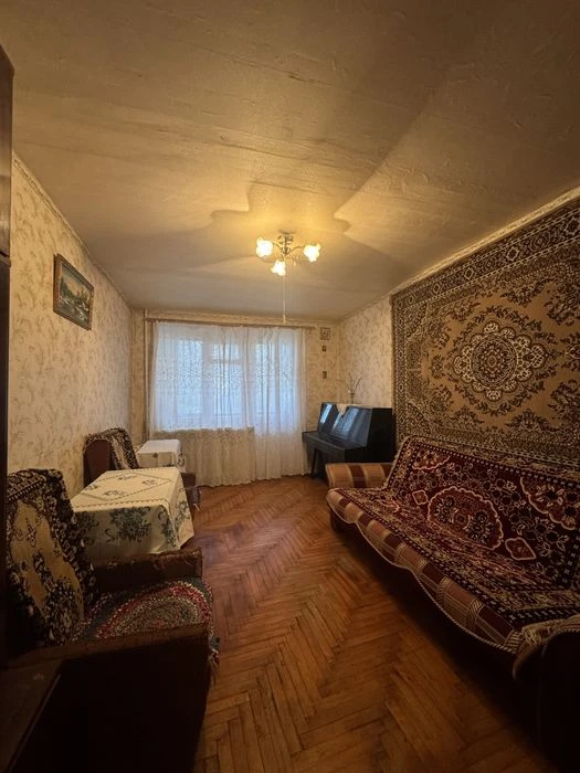 Продам 3к квартиру. Запорожское шоссе 40. Тополь. Космическая