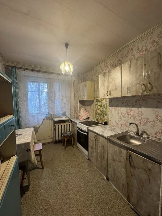Продам 3к квартиру. Запорожское шоссе 40. Тополь. Космическая