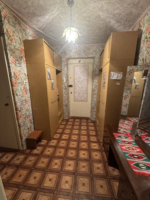 Продам 3к квартиру. Запорожское шоссе 40. Тополь. Космическая