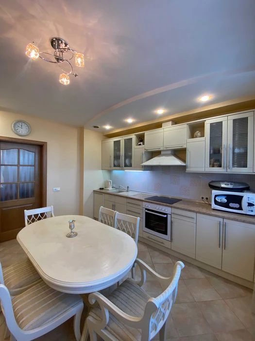 Без комісії! Продаж 3к квартири на Бажана,16, метро Осокорки