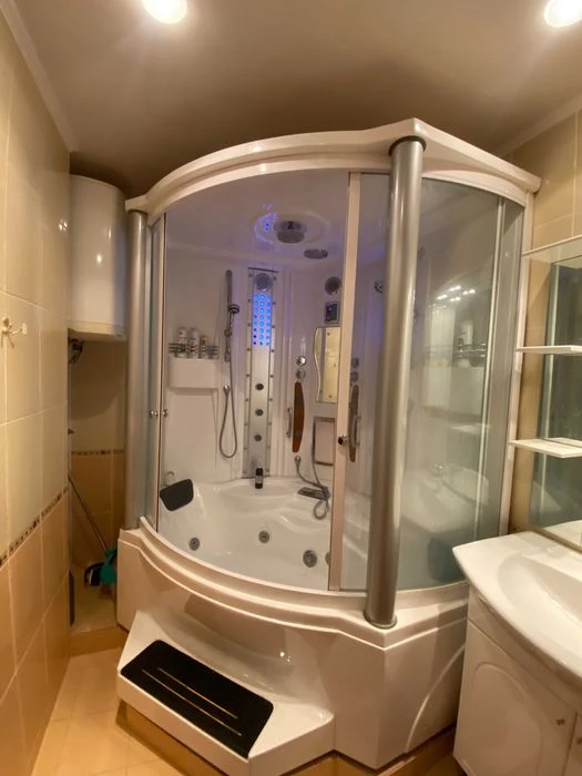 Без комісії! Продаж 3к квартири на Бажана,16, метро Осокорки