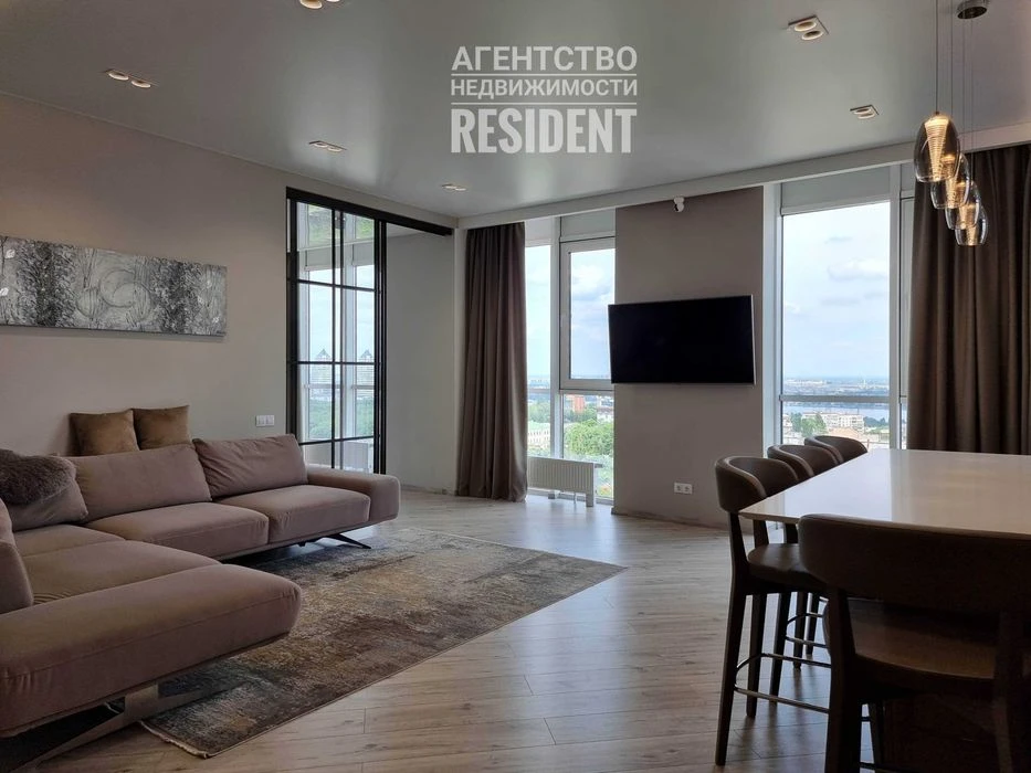 Apartment Panorama 124 m². Center Nagorka Soborny Park Shevchenko
