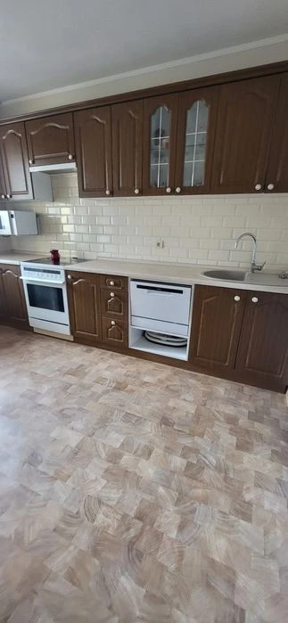 Пропонуєтся в аренду 4 кімнатна квартира. Турецький городо.