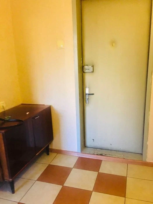 СДАМ ! ОТЛИЧНУЮ 1 км, 36/17/8, в самом НАЧАЛЕ Троещины.