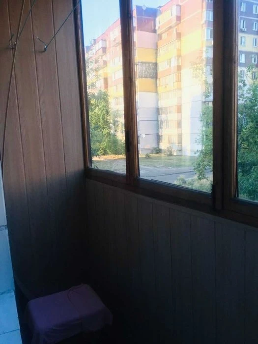 СДАМ ! ОТЛИЧНУЮ 1 км, 36/17/8, в самом НАЧАЛЕ Троещины.