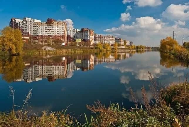 СДАМ ! ОТЛИЧНУЮ 1 км, 36/17/8, в самом НАЧАЛЕ Троещины.