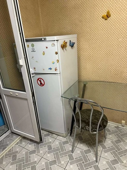 Здам 1 кім. квартиру, Оболонська площа 3, чудовий стан, метр