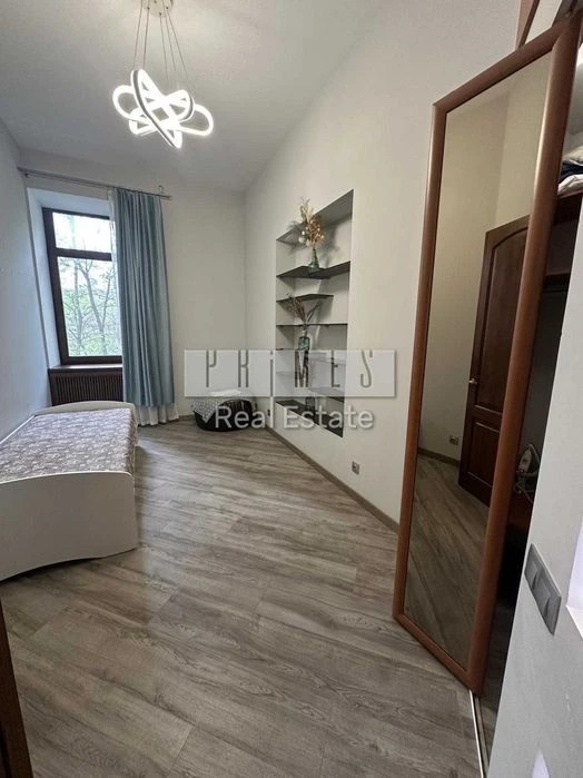 Оренда 3к квартири, вул. Хмельницького Богдана 57, Центр