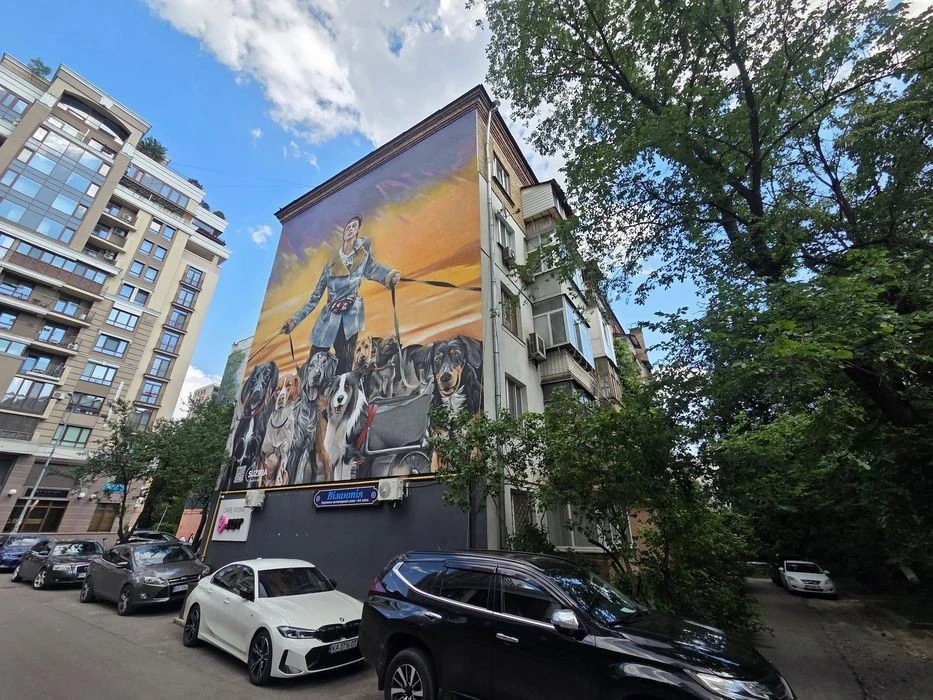 Оренда 2кв дизайнерська, автономна, по вулиці Златоустівська