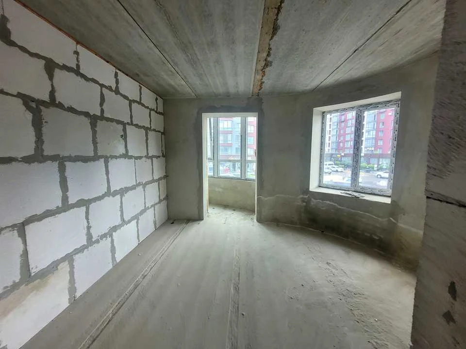 Apartment. Ivano-Frankivsk, Knyahynyn St., (Building 9)