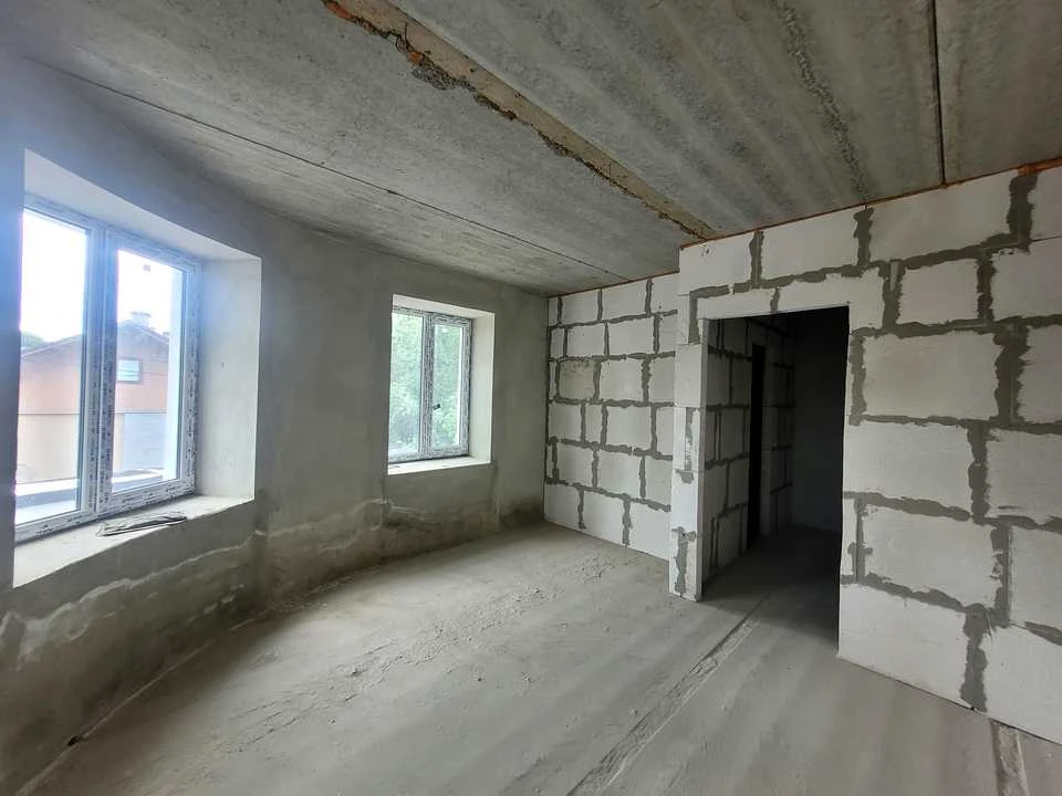 Apartment. Ivano-Frankivsk, Knyahynyn St., (Building 9)