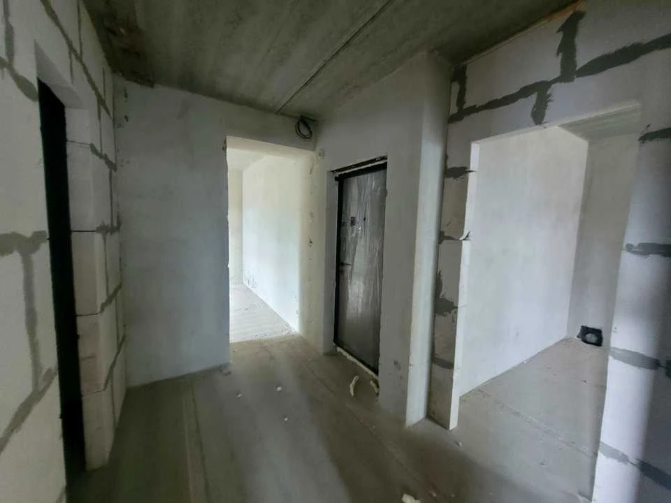 Apartment. Ivano-Frankivsk, Knyahynyn St., (Building 9)