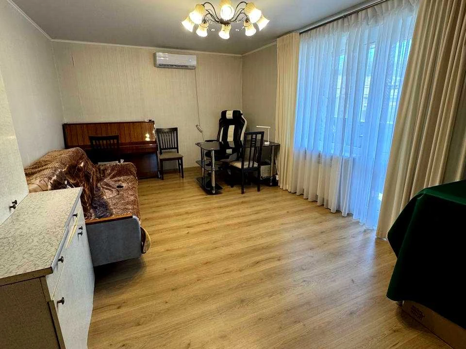 Квартира. Дніпро, Полігонна вул. (Погребняка)