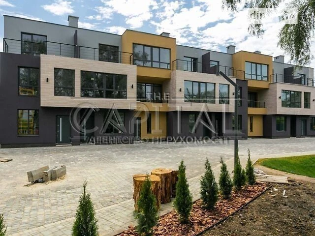 Продаж 3 поверхового будинку з ділянкою на 0.25 соток, 128 к