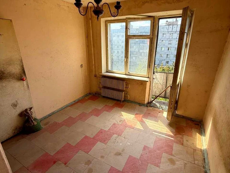 Квартира. Дніпро, Червоний камінь вул.