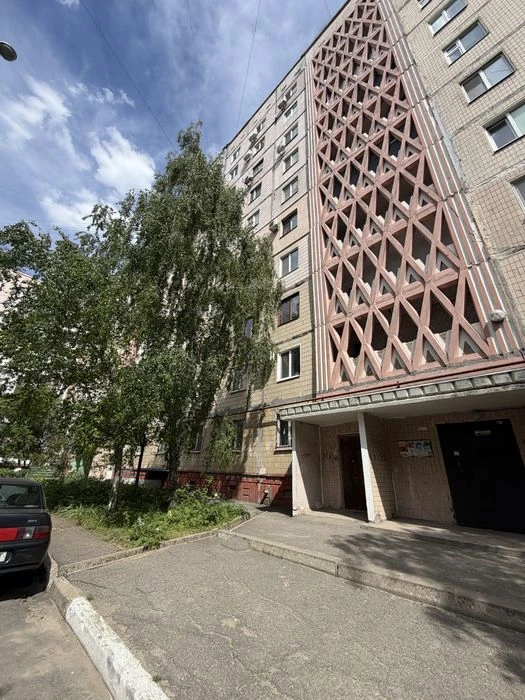 4 комнатная квартира Бородинский ,Товарыська 66а