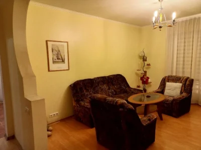 4 комнатная квартира Бородинский ,Товарыська 66а