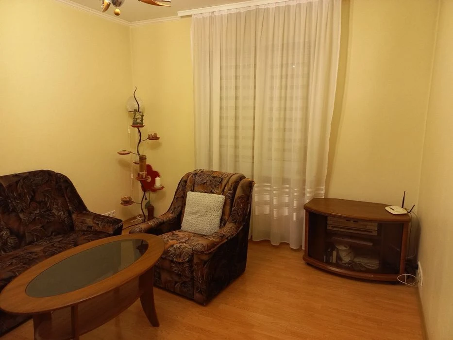 4 комнатная квартира Бородинский ,Товарыська 66а