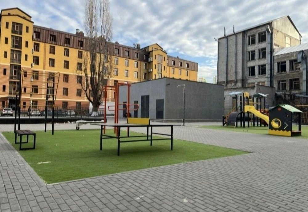 Продам 2-х комнатную Квартиру 76м. кв. ЖК ДНІПРОВСЬКА МРІЯ.